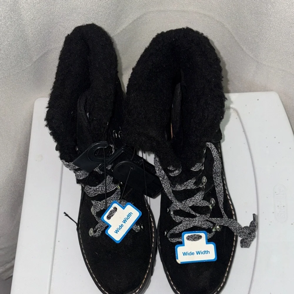 🏍️🆕🏍️ Time and Tru Black Ankle Boots-Size 7 Wide